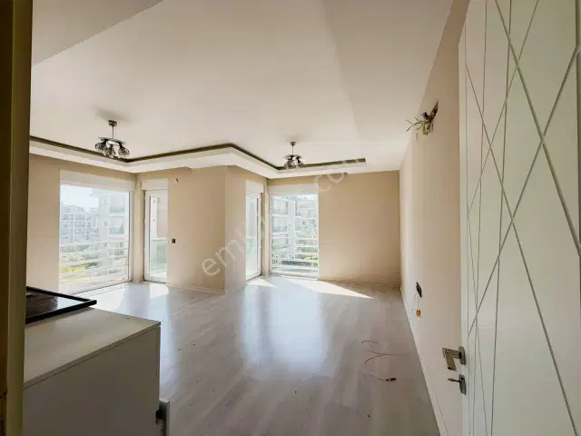 Ayşe Yenidoğan'dan Havuzlu Güvenlikli Sitede 2+1 Daire — görsel 5