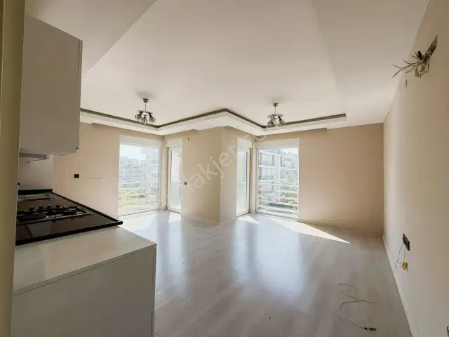Ayşe Yenidoğan'dan Havuzlu Güvenlikli Sitede 2+1 Daire — görsel 11
