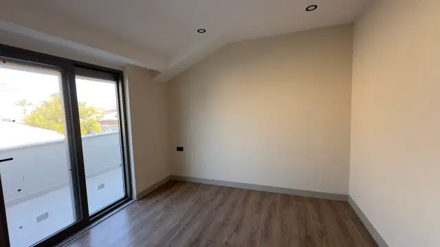 ÇAĞLAYAN BARINAKLAR'DA SIFIR BİNA DENİZE YÜRÜME MESAFESİ 4+1 DUBLEKS SATILIK DAİRE — görsel 14