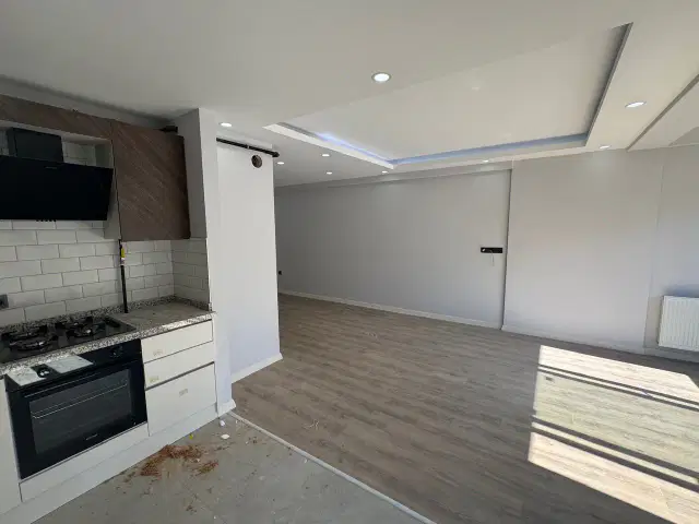Gençlik Mahallesinde Işıklar Caddesine Yakın Satılık 3+1 Daire — görsel 14