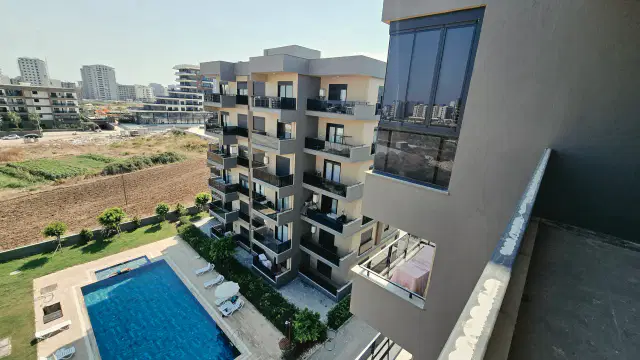 Altıntaş’ta 5. Kat, 4+1 Dubleks, Güney-Doğu Cepheli, Havuzlu ve Zengin Sosyal Donatılı Site İçerisinde — görsel 3