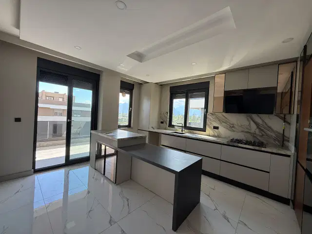 KONAKLAR’DA 3 CEPHELİ 180 M² GENİŞ 3+1 HAVUZLU SİTE — görsel 1